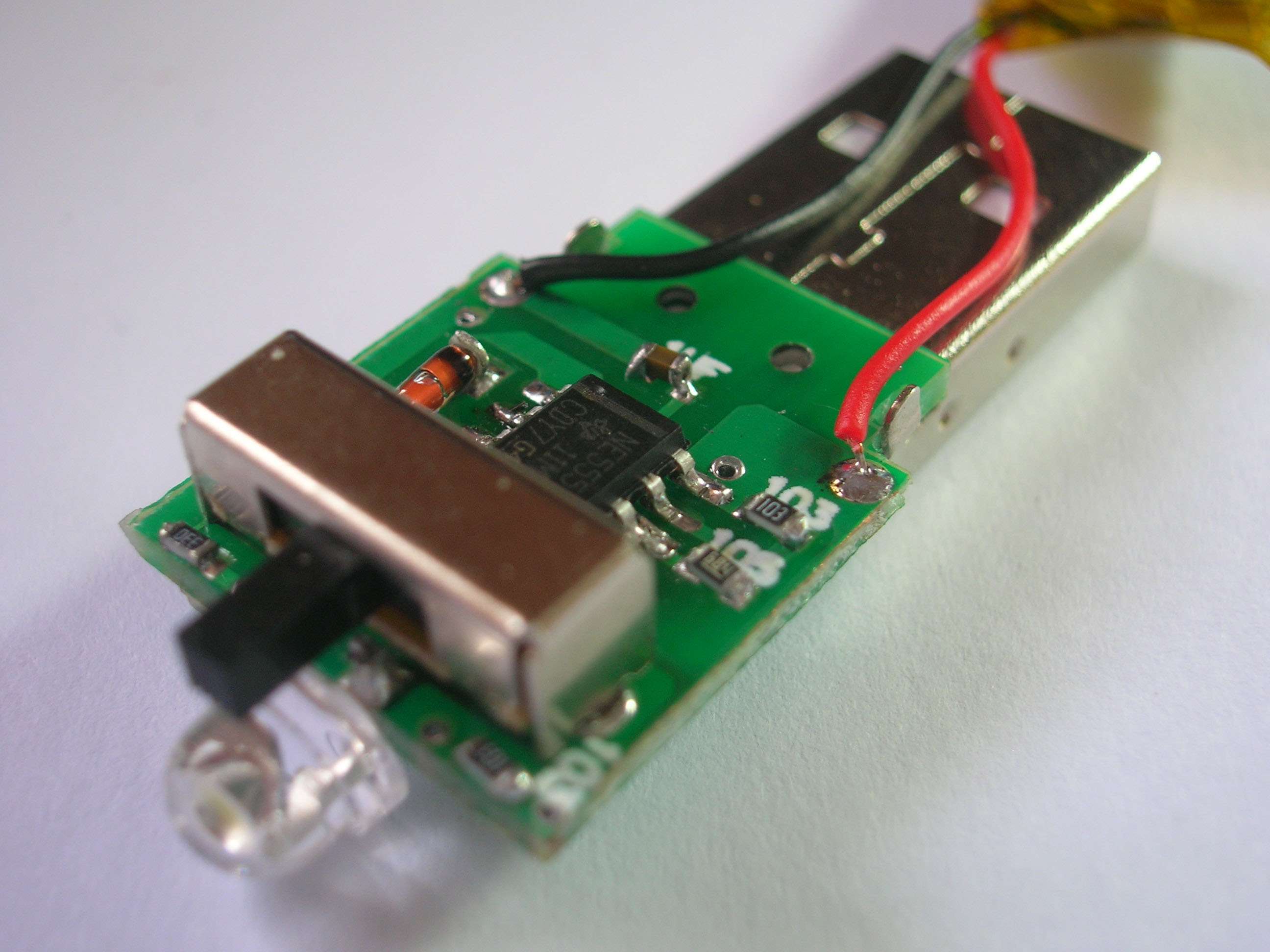 tank007手電筒電路圖 tank007手電筒電路圖