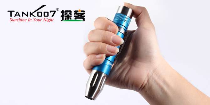 新手收藏家必用珠寶玉石鑒定工具——TANK007照玉手電筒！